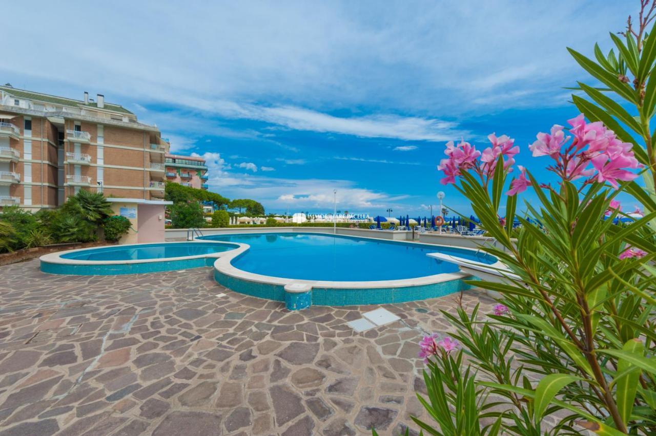 Residence Solmare Immobiliare Pacella ลิโดดิเยโซโล ภายนอก รูปภาพ