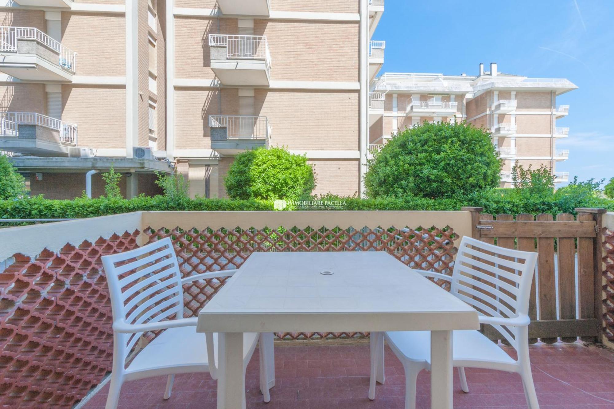 Residence Solmare Immobiliare Pacella ลิโดดิเยโซโล ภายนอก รูปภาพ